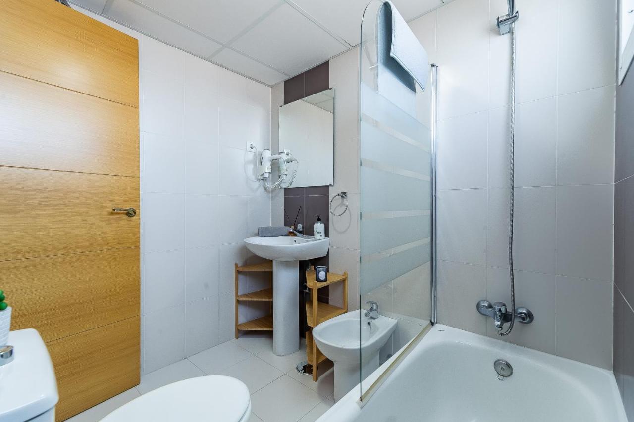 Modern Beach Apartment Valparaiso With Parking Malaga Exterior photo